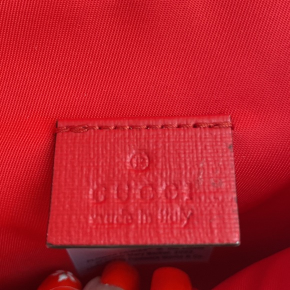 Gucci • Strawberry Fairy Messenger Bag - Picture 4 of 17